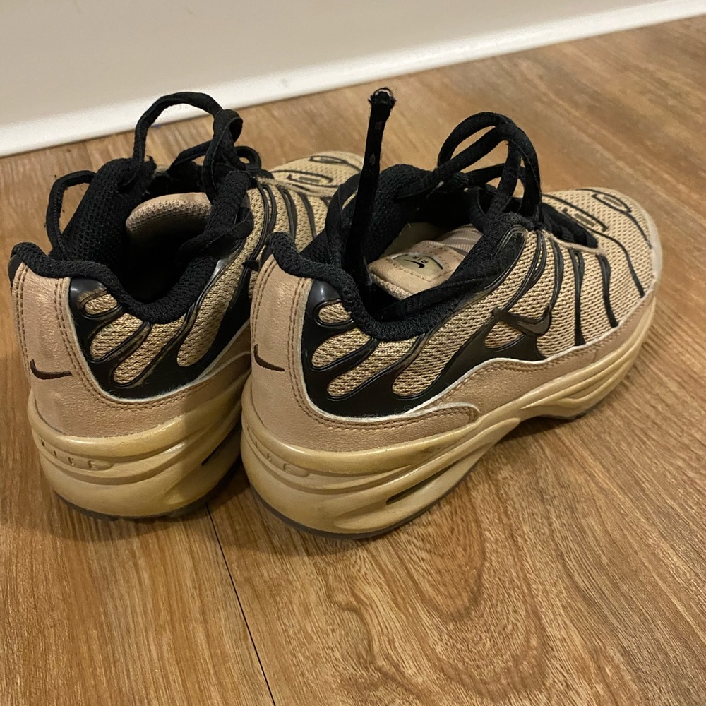 Nikes - Picture 3 of 3